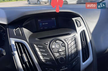 Хэтчбек Ford Focus 2014 в 