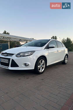 Хэтчбек Ford Focus 2012 в 