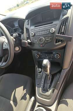 Хэтчбек Ford Focus 2015 в 
