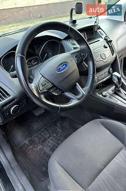 Хэтчбек Ford Focus 2015 в 