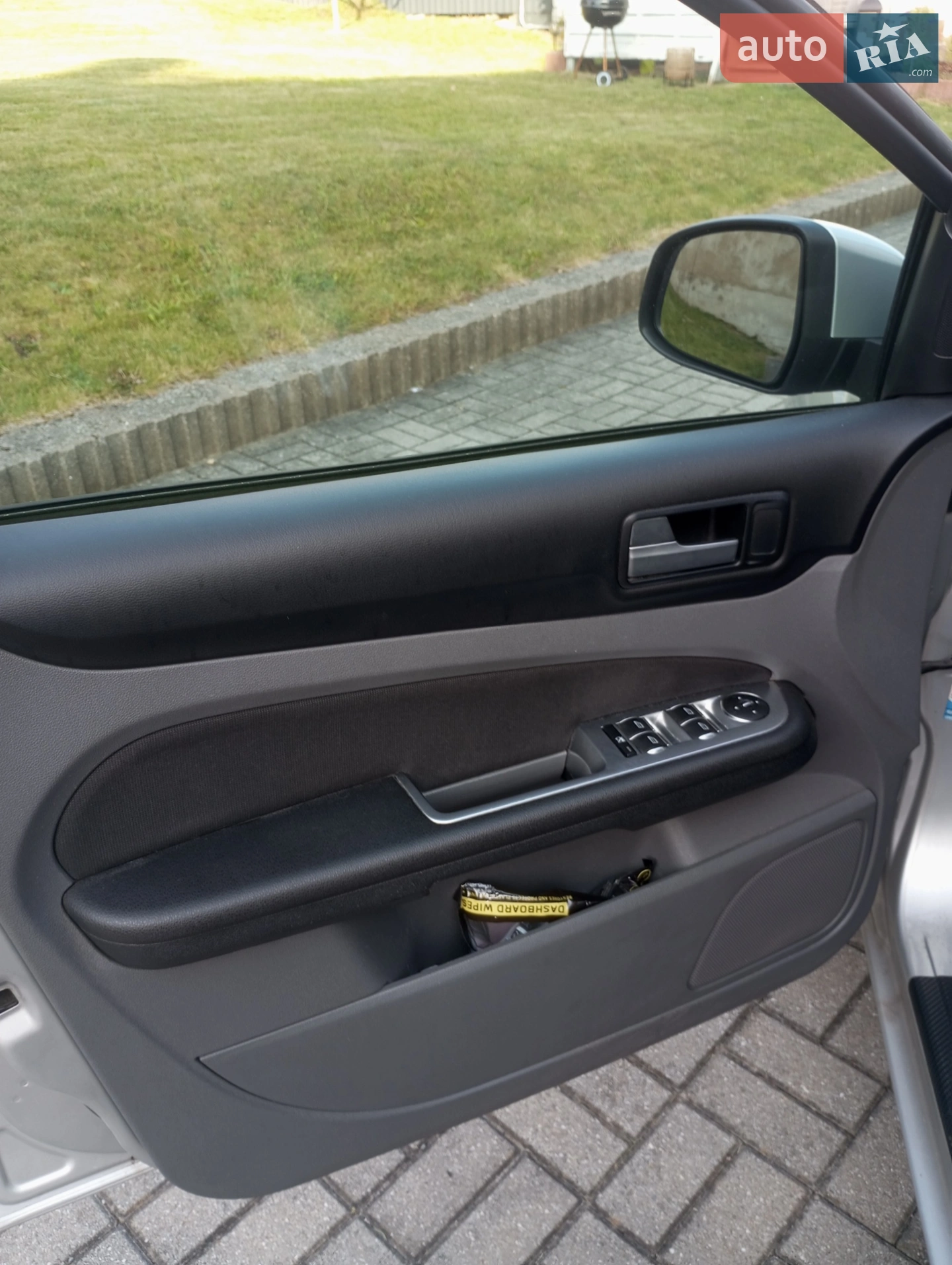 2010 Ford Focus - мініатюра 9