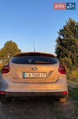 Хэтчбек Ford Focus 2013 в 