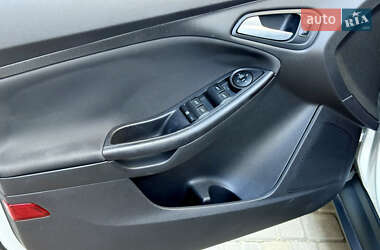 Хэтчбек Ford Focus 2014 в 