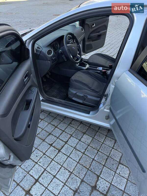 Хэтчбек Ford Focus 2006 в Киеве