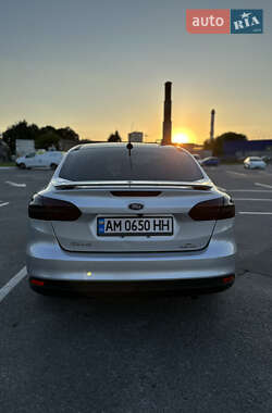Седан Ford Focus 2016 в 