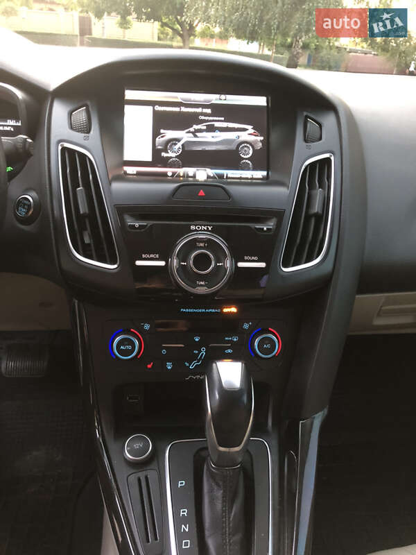 Хэтчбек Ford Focus 2015 в Чугуеве