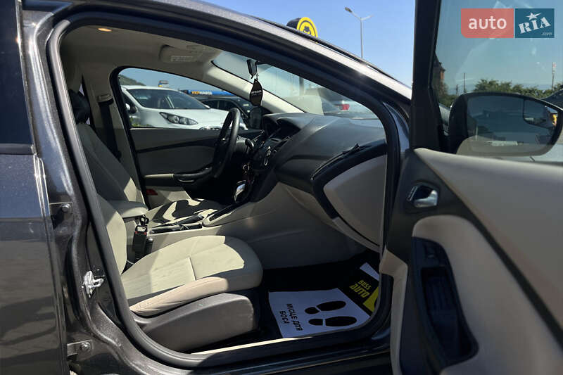 Седан Ford Focus 2015 в Мукачево