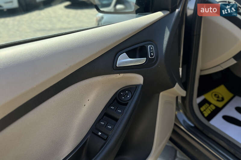 Седан Ford Focus 2015 в Мукачево