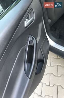 Седан Ford Focus 2015 в 