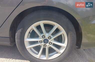 Седан Ford Focus 2016 в 
