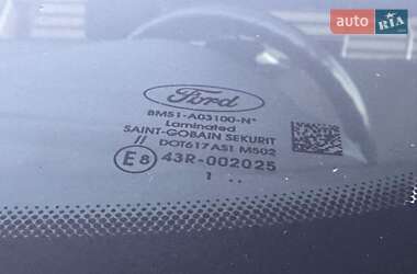 Хэтчбек Ford Focus 2012 в 