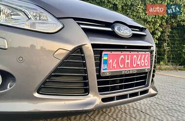 Хэтчбек Ford Focus 2012 в 