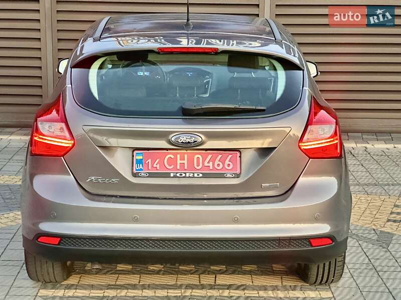 Хэтчбек Ford Focus 2012 в Стрые