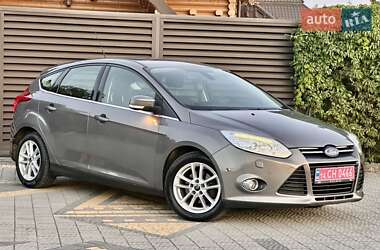 Хэтчбек Ford Focus 2012 в 
