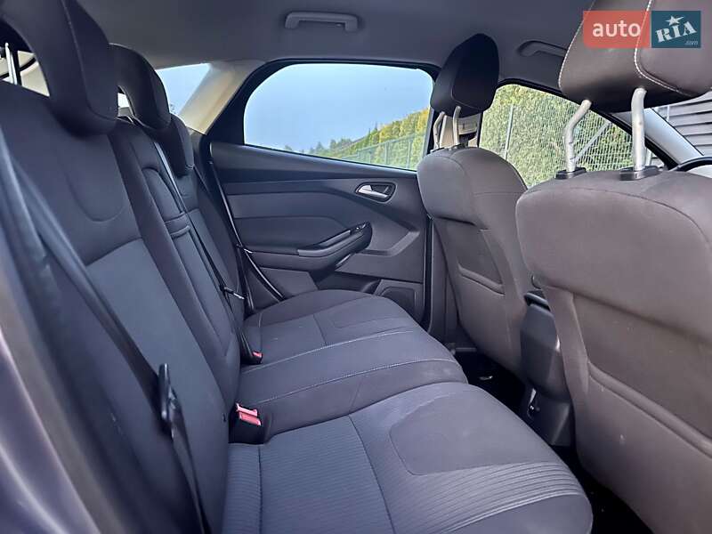 Хэтчбек Ford Focus 2012 в Стрые