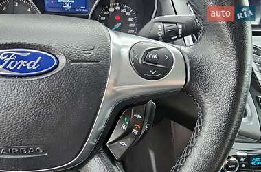 Хэтчбек Ford Focus 2012 в 