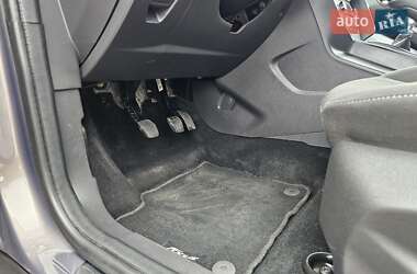 Хэтчбек Ford Focus 2012 в 