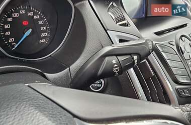 Хэтчбек Ford Focus 2012 в 