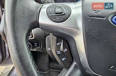 Хэтчбек Ford Focus 2012 в 