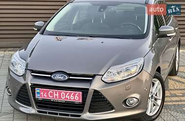 Хэтчбек Ford Focus 2012 в 