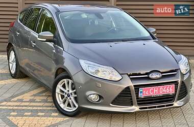 Хэтчбек Ford Focus 2012 в 