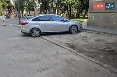 Седан Ford Focus 2015 в 
