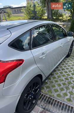 Хэтчбек Ford Focus 2016 в 