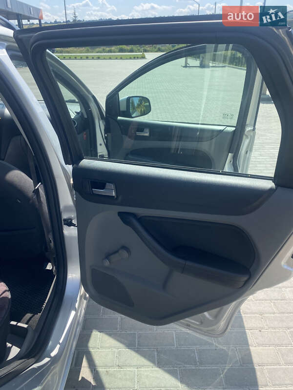 Универсал Ford Focus 2010 в Золочеве