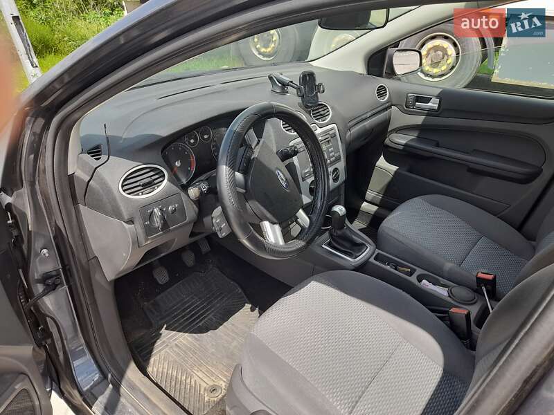 Седан Ford Focus 2006 в Киеве фото 5 Седан Ford Focus 2006 в Киеве
