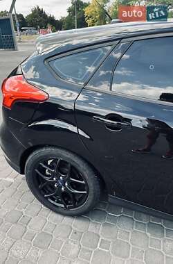 Хетчбек Ford Focus 2016 в 
