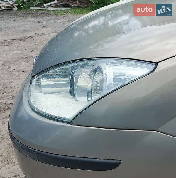 Седан Ford Focus 2004 в Харькове