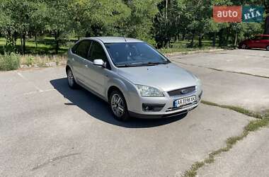 Хэтчбек Ford Focus 2006 в 