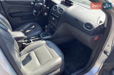 Хэтчбек Ford Focus 2006 в 