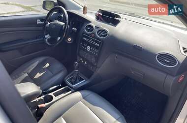 Хэтчбек Ford Focus 2006 в 