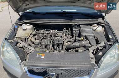 Хэтчбек Ford Focus 2006 в 