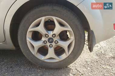 Хэтчбек Ford Focus 2008 в 