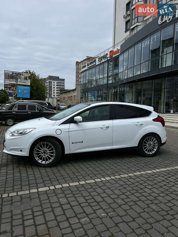 Хэтчбек Ford Focus 2013 в Ивано-Франковске