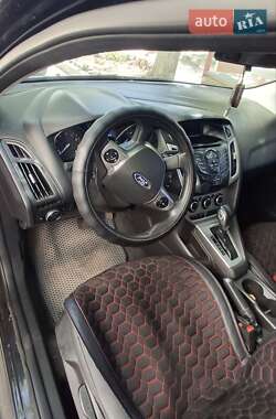 Седан Ford Focus 2014 в 