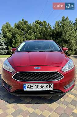 Хэтчбек Ford Focus 2016 в 