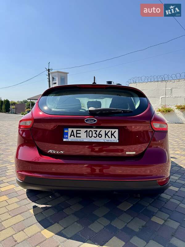 Хэтчбек Ford Focus 2016 в Днепре