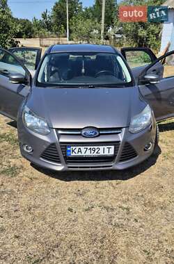 Хэтчбек Ford Focus 2013 в 