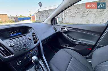 Хэтчбек Ford Focus 2016 в 