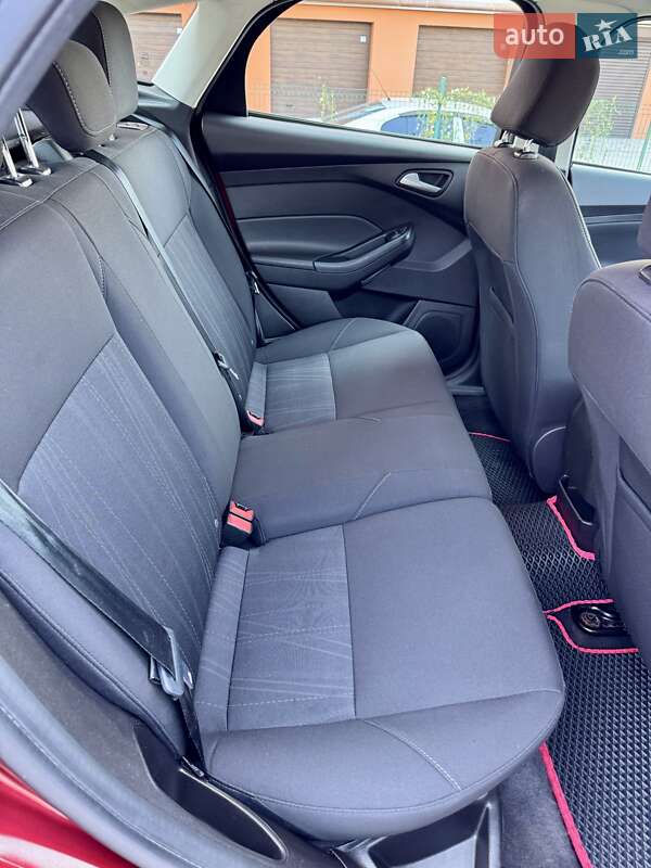 Хэтчбек Ford Focus 2016 в Днепре