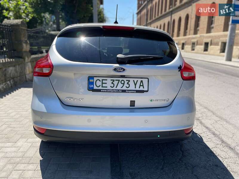 Хэтчбек Ford Focus 2018 в Черновцах