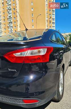 Седан Ford Focus 2012 в 