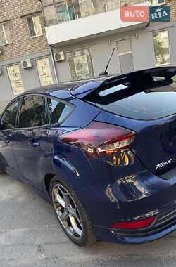 Хэтчбек Ford Focus 2016 в 