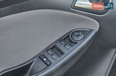 Хэтчбек Ford Focus 2014 в 