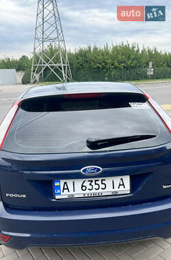 Хэтчбек Ford Focus 2011 в 