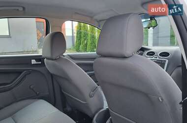 Хэтчбек Ford Focus 2006 в 