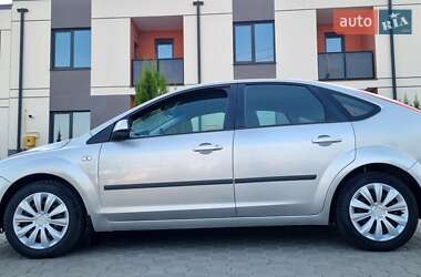 Хэтчбек Ford Focus 2006 в 